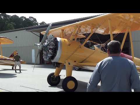 1943 450hp Stearman Start Up