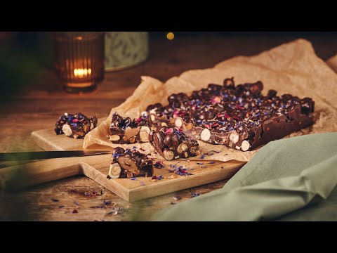 Rocky Road with caramels, nuts, and dried fruit – Recipe by Søstrene Grene
