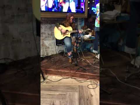 Taylon Hope singing “What Lifts Me”