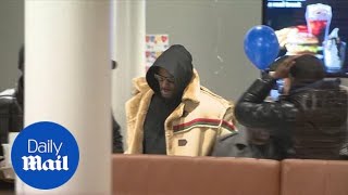 R Kelly spotted at McDonald&#39;s after being bailed out of jail