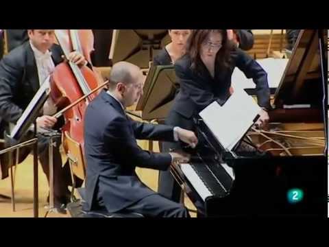 José Manuel López López.  Entrevista sobre su Concierto para piano y orquesta.