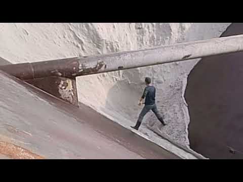 Video full version - Barge unloading 3500 tons of white sand! Videos to help you relax