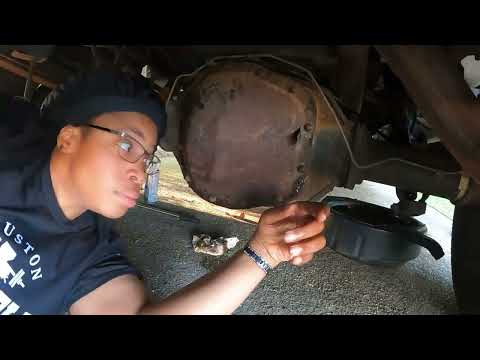 Ford F350 replacing pinion seal and changing rear differential fluid on an sterling 10.25