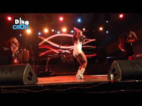 Dama do Bling - Mozagirl (live perfomance em Luanda)