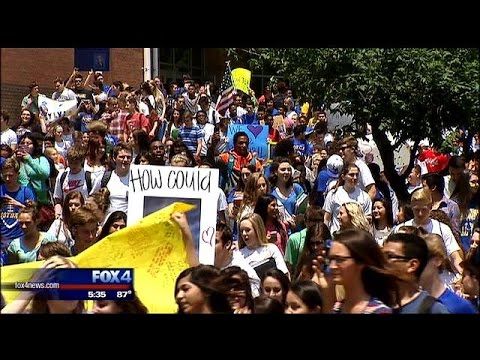 Frisco HS student protest supports principal