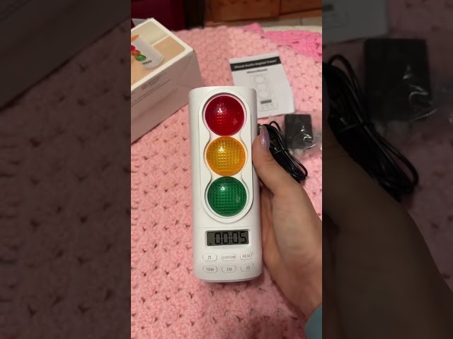 Vídeo relacionado con MeesMeek Temporizador Digital Visual y Auditivo con Semáforo, Pantalla LCD, Ajuste de Volumen, 4 Tonos para Niños, Funciones de Pausa, Memoria y Carga USB-C (Blanco)