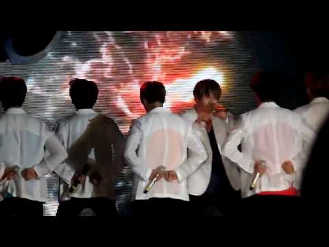 130628 U-KISS - Standing Still (Live in MEX)