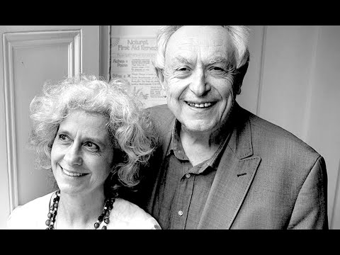 Lors du weekend d'In-Formation sur la physiologie de la naissance organisé au Jardin Intérieur à Nîmes par l'association Le Pas-Sage, nous avons pu réaliser cet entretien. Nous vous proposons ici, un montage alterné de ces deux protagonistes, deux manières d'appréhender la physiologie de la naissance, le concept d’inhibition néocorticale et aussi le réflex d'éjection du fœtus. Faisant suite à cette cessions d'in-formation, un condensé de cette transmission exceptionnelle sera proposé par le biais d'un site de vente en ligne - Trois jours partagés avec Michel Odent et Liliana Lammers - un travail réalisé par Laurent Haubin. Vous pouvez vous tenir informé auprès de Sylvie Morganti 06 74 52 32 28 association Le Pas Sage contact@le-pas-sage.org Merci à l'association Le pas-sage d'Alès ainsi qu'à Michel Odent et Liliana Lammers. Lien du centre de recherche en santé primale: http://www.primalhealthresearch.com Contactchaudron@gmail.com Site: www.quatreoeil.com