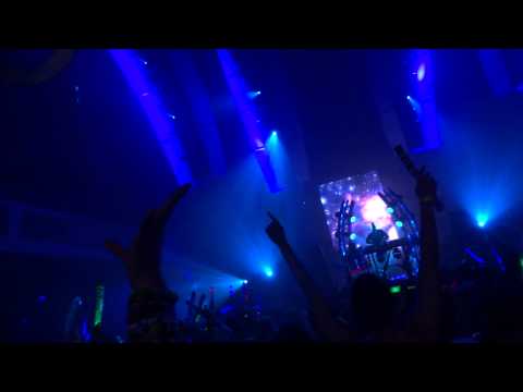 Kaskade @ The Shrine Saturday 10/19/2013 "Together We Are A Dynasty (Kaskade's Paradiso Mash Up)"