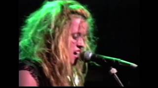 Babes in Toyland - Spit to See the Shine (live London 1991)