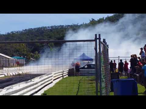 Marty Roper VS SS Commy Townsville Early Holden Day 2014