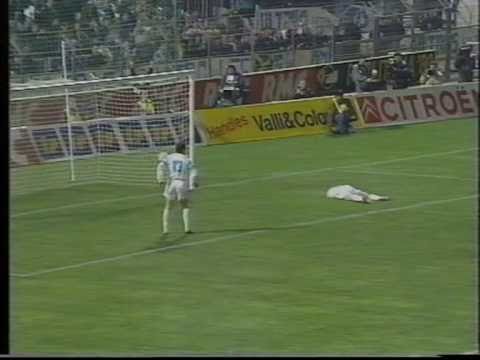 Chris Waddle Amazing Dribble v Milan