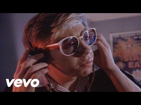 A Flock Of Seagulls - (It's Not Me) Talking (Video)