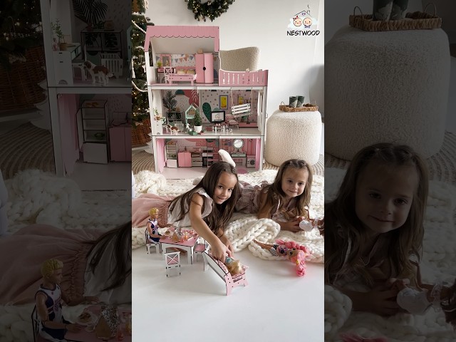 "ЛЮКС ЛАЙТ" ляльковий будиночок NestWood для Барбі, рожевий + вітальня Відео
