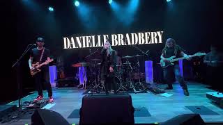 Talk About Love - Danielle Bradbery Barrel &amp; Vine Omaha, NE 12/01/2022