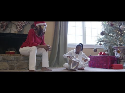 Lori Glori ft. Kendall Rae - Hark It's Christmas (Official Video)