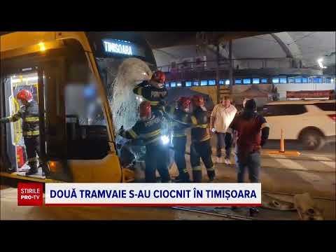 Două tramvaie s-au ciocnit în Timișoara. Unul dintre vatmani a rămas încarcerat