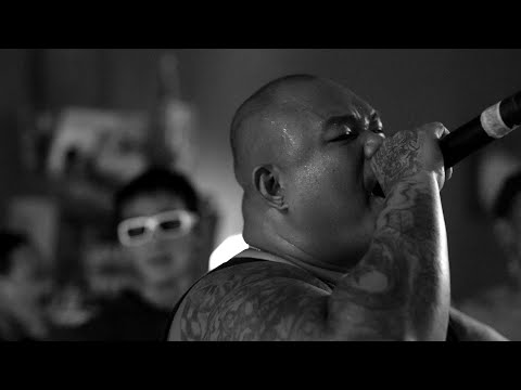 Slum (สลัม) - PP'Dreams live at Nam Thar Bar