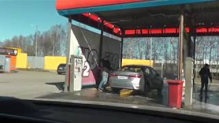 Учимся правильно мыть автомобиль.