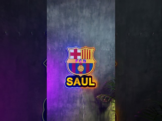 Vídeo relacionado con Bandera oficial del Barcelona de Fútbol + Llavero 100% Culers | 150 x 100 cm - Fondo Escudo en el centro Estela | Producto Oficial
