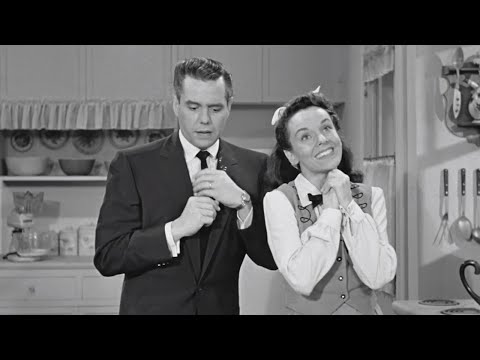 Lucy and Ricky's Neighbor Falls for Ricky!