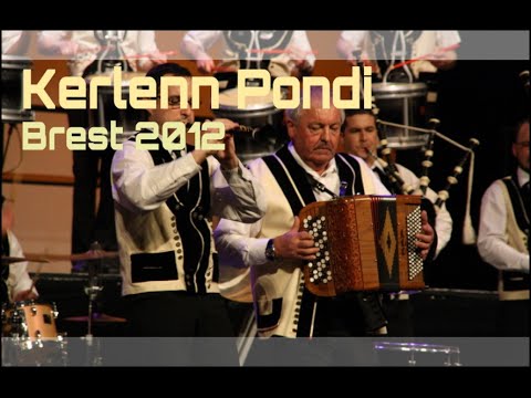 Bagad Kerlenn Pondi - Brest 2012