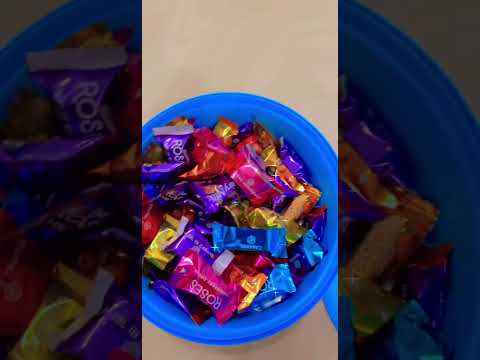 Tried Cadbury Roses assorted chocolates yet? #cadbury #chocolate #cadburyroses #yummychocolate #food