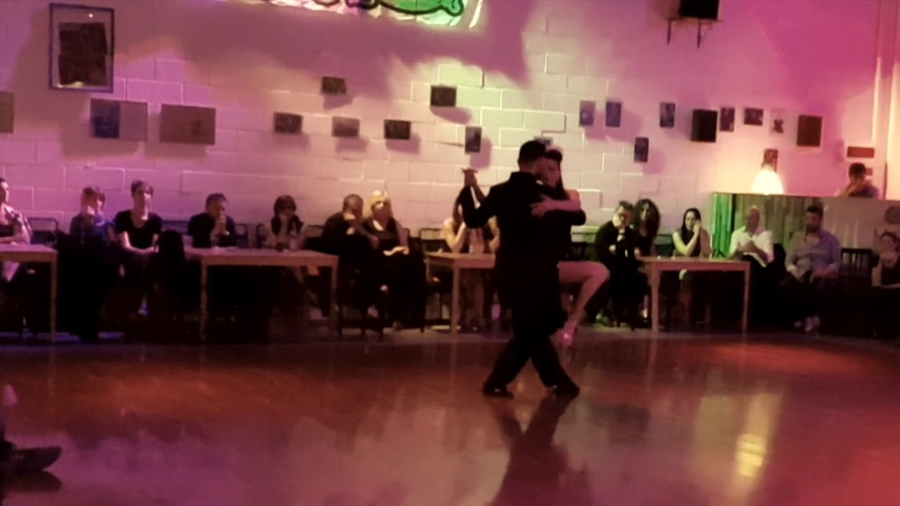 Por unos ojos negros - Andrea Dedò & Monica @ El Garufa