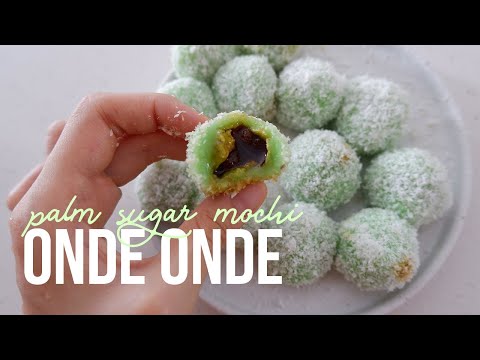 4 Ingredients Onde Onde Recipe (Palm Sugar Glutinous Rice Balls)