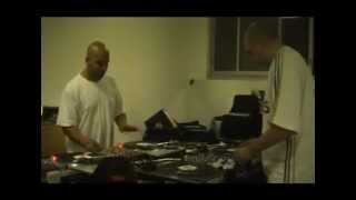 DJ GOLDFINGERS ET DJ POSKA INTRO RAP FRANCAIS LIVE (2004)