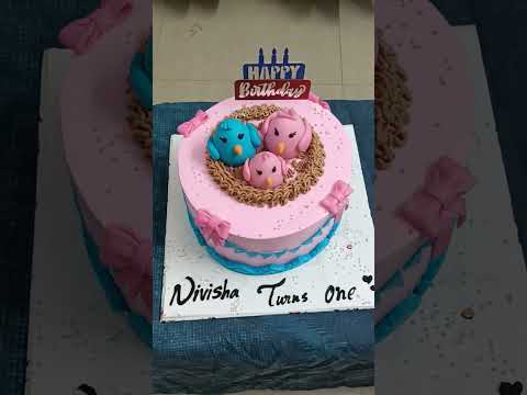 One year birthday cake for a cute little baby girl #shorts #cake #food #birthday