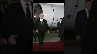 Download lagu Disambut karpet merah Vladimir Putin tiba di Korut mp3