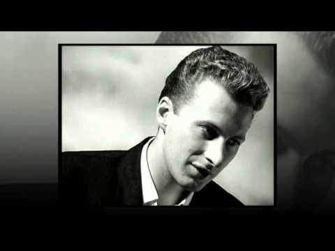 Colin Vearncombe dead: 'Wonderful Life' singer dies aged 53