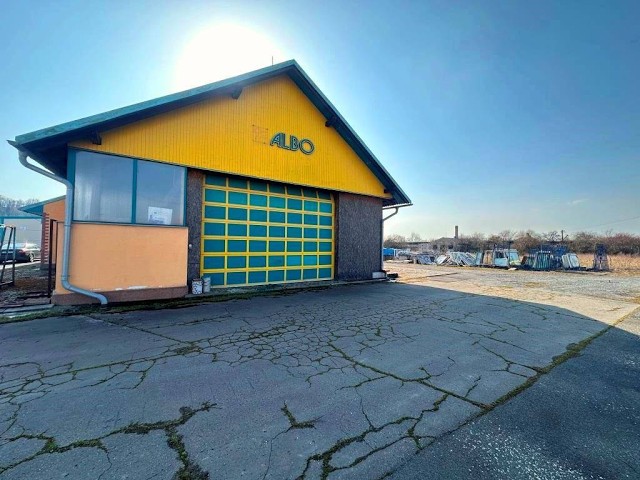 Prodej dvou areálů z majetku ALBO okna - dveře s.r.o.