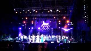 KALINITTA Melpignano 2010 - Concertone Notte della Taranta (Savina YANNATOU)