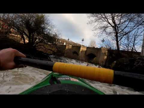 Kayaking Llangollen Town Falls (6 on the gauge)