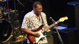 Robert Cray Band "(Won't be) Coming home" live - Paris 2014