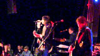 Tom Keifer new song A different Light' from upcoming solo album