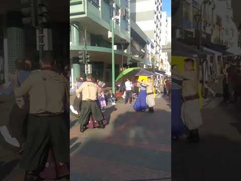 Dança Gaúcha na rua 15 de novembro em Blumenau