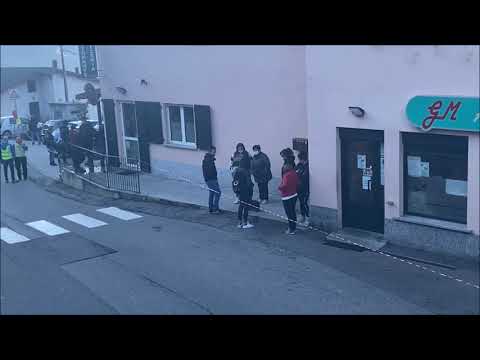 40° Rally di Como prova speciale Val Cavargna 23 OTTOBRE 2021 passaggio nel centro di Cusino