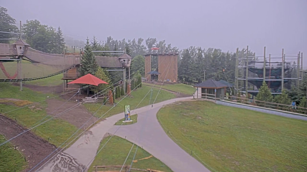 Live webcam view of Parque de Aventura: Tirolinas y Cuerdas