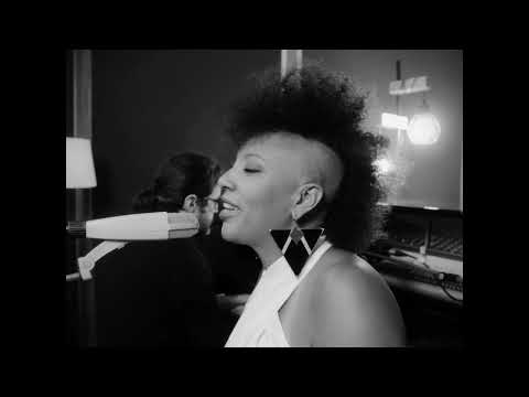 EMANE "Dance it out" Live session