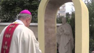 Statuia Sf. Josemaría în București