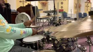 Video thumbnail for DW Collectors Maple Kit with 14x6.5 Stainless Steel Snare by Beats and Bites