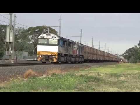 SCT 3PM9 Intermodal Hoppers Crossing 4/4/2018