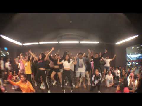 KPOP Dance Off Vol 104: Momoland - Bboom Bboom