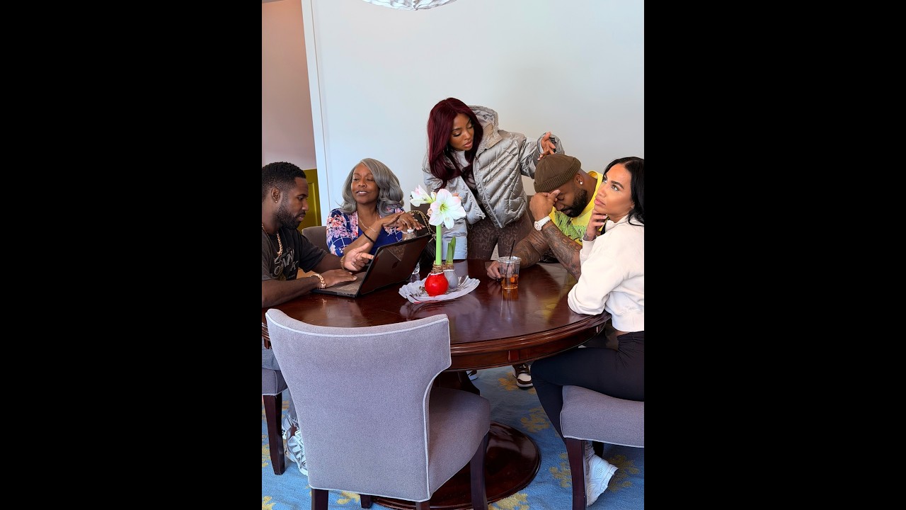 When Domini walks in on Mike having a meeting with Melisa In his house!