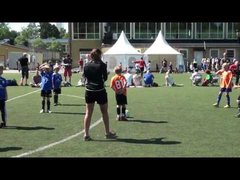 Fotboll: Helenelund (grön) - Kärrdal (2) 26/5-13