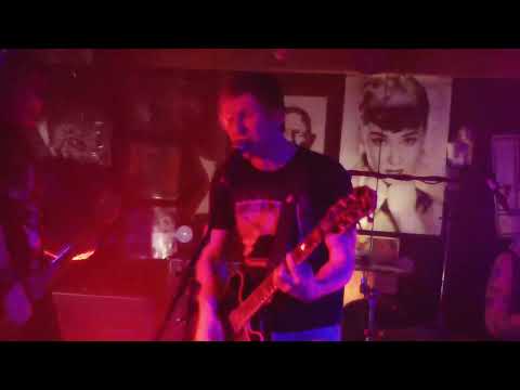 Lidské Zdroje (cool(er) 77 Punk aus / from Brno (CZ) & Wien (Ö)) live @ Cheb 2025