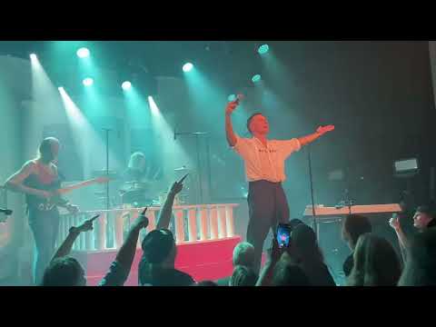 Folk skal bare holde deres kæft - Hugorm live 10/11-2022